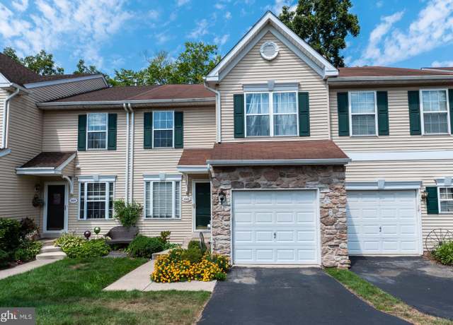 Property at 1028 Colin Dr, Royersford, PA 19468, 3 beds, 2.5 baths