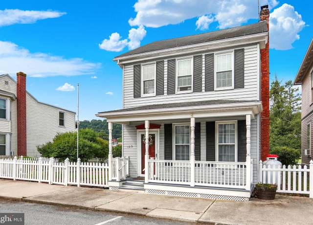 Property at 123 N 2nd St, Newport, PA 17074, 4 beds, 2.5 baths
