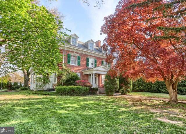 Property at 201 Elmwood Blvd, York, PA 17403, 7 beds, 3 baths