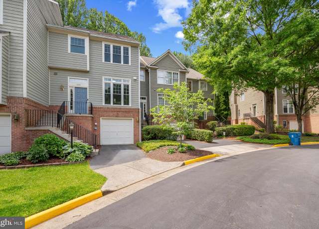 Property at 1242 Weatherstone Ct, Reston, VA 20194, 3 beds, 3 baths