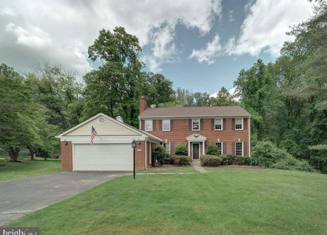 Property at 1203 Forestville Dr, Great Falls, VA 22066, 5 beds, 3.5 baths