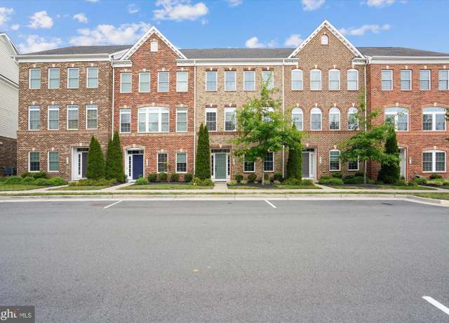 Property at 3152 Yeager Dr, Herndon, VA 20171, 4 beds, 3.5 baths