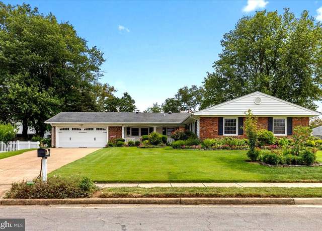 Property at 4127 Point Hollow Ln, Fairfax, VA 22033, 4 beds, 2 baths
