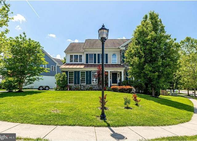 Property at 19111 Chartier Dr, Leesburg, VA 20176, 5 beds, 3.5 baths