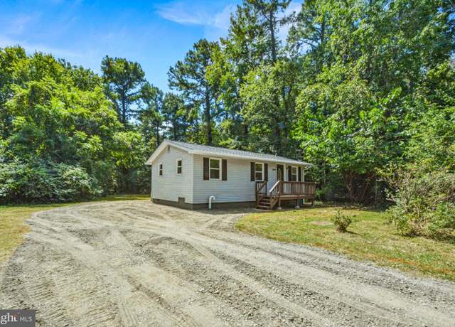 Property at 248 Monroe Bay Cir, Colonial Beach, VA 22443, 3 beds, 1.5 baths