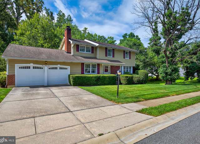 Property at 323 Stamford Dr, Newark, DE 19711, 4 beds, 2.5 baths
