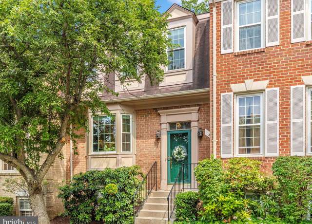 Property at 4 Cedarwood Ct, North Bethesda, MD 20852, 3 beds, 3.5 baths