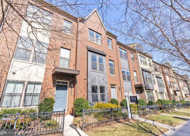 Property at 4606 Woodberry St, Riverdale, MD 20737, 2 beds, 2.5 baths