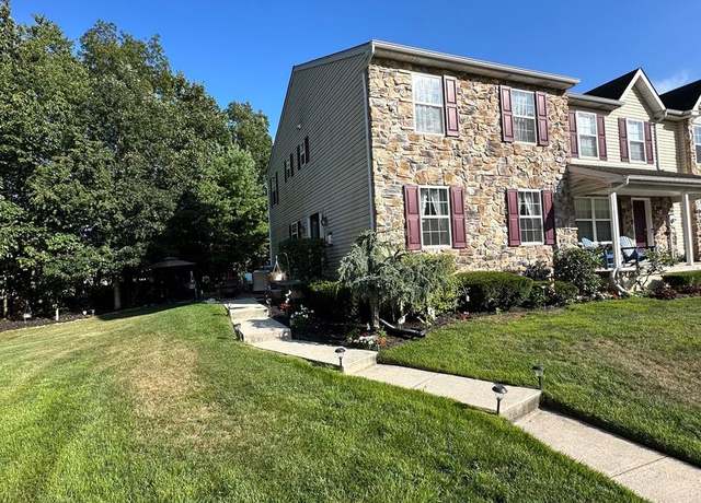 Property at 39 Normans Ford Dr, Sicklerville, NJ 08081, 3 beds, 2.5 baths