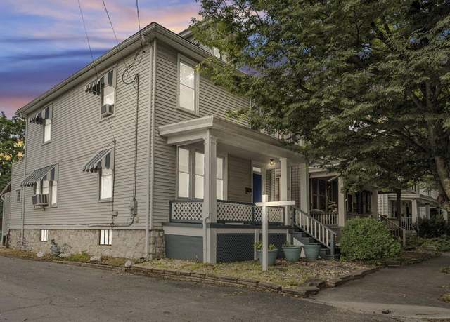 Property at 32 W Willow St, Carlisle, PA 17013, 3 beds, 1.5 baths
