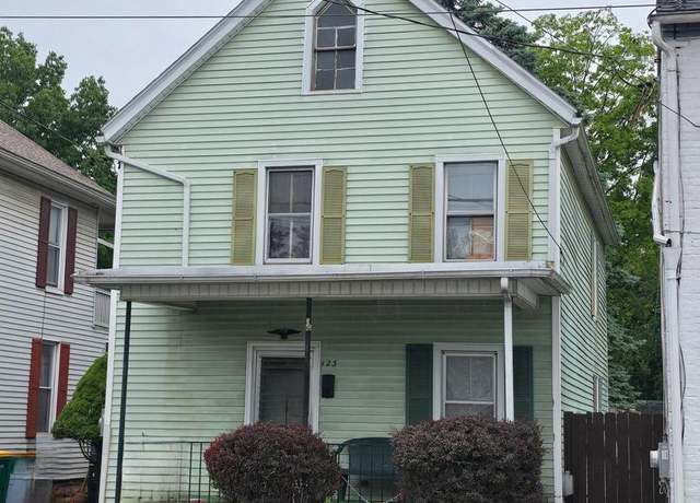 Property at 123 S S Fourth St, Chambersburg, PA 17201, 4 beds, 1 bath