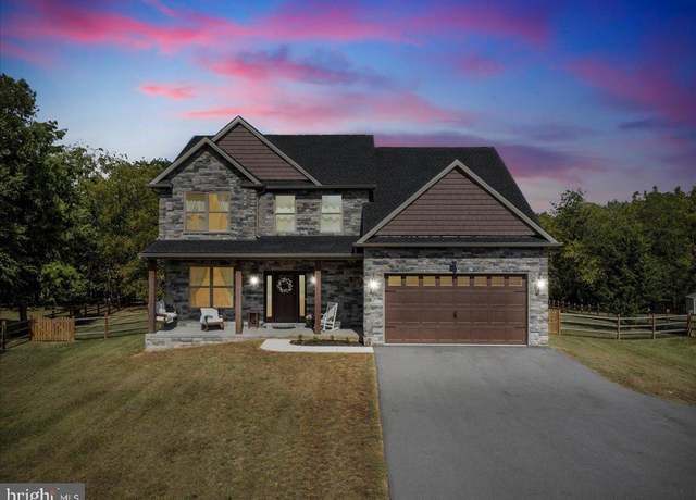 Property at 2428 Pikeside Dr, Greencastle, PA 17225, 5 beds, 2.5 baths