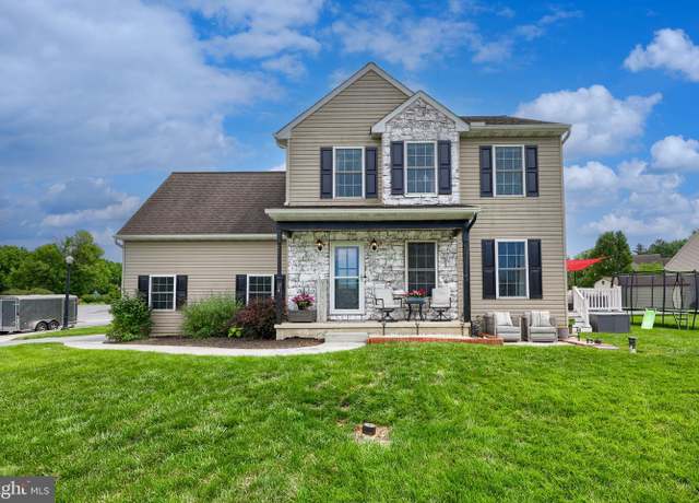 Property at 24 Katie Ln, Lancaster, PA 17602, 4 beds, 2.5 baths