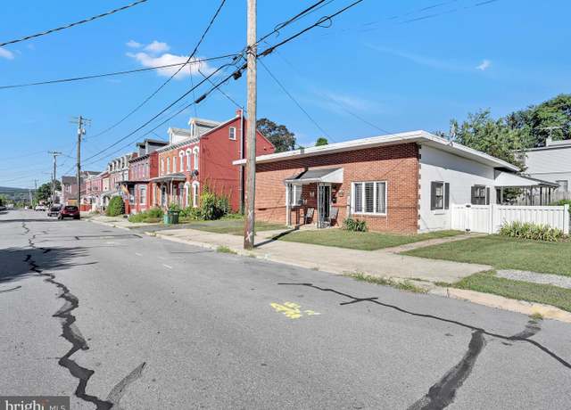 Property at 343 Poplar St, Columbia, PA 17512, 3 beds, 1 bath