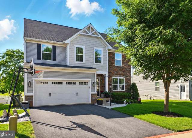 Property at 2033 Magnolia Cir, Culpeper, VA 22701, 4 beds, 3.5 baths