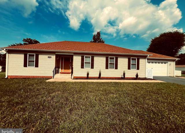 Property at 390 N Rappahannock St, Remington, VA 22734, 3 beds, 3 baths