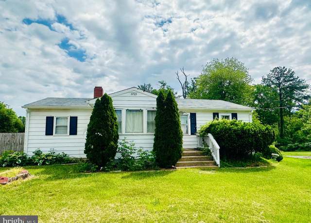 Property at 3723 W Ox Rd, Fairfax, VA 22033, 3 beds, 2 baths