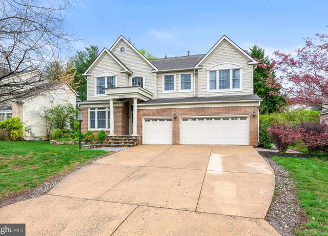 Property at 20599 Quarterpath Trace Cir, Sterling, VA 20165, 5 beds, 3.5 baths