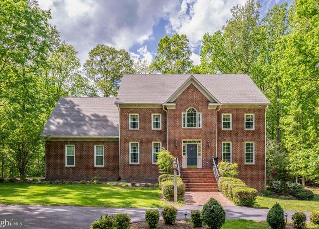 Property at 13904 Hunting Run Dr, Fredericksburg, VA 22407, 4 beds, 3.5 baths