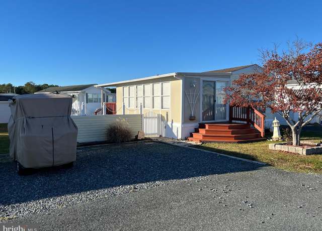 Property at 12312 Rumrunner Dr, Berlin, MD 21811, 2 beds, 1 bath