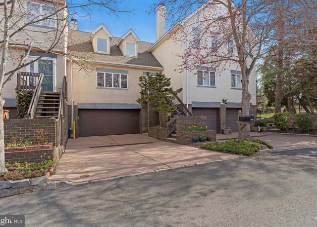 Property at 12 Lexington Ct, Princeton, NJ 08540, 2 beds, 2.5 baths