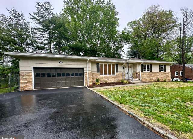 Property at 36 Bull Run Rd, Pennington, NJ 08534, 3 beds, 2 baths
