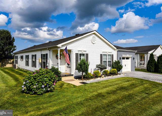 Property at 6 Hillsdale Ct, Manahawkin, NJ 08050, 2 beds, 2 baths