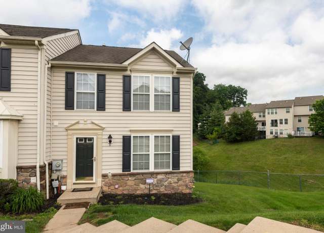 Property at 1805 Orchard View Rd, Reading, PA 19606, 3 beds, 2.5 baths