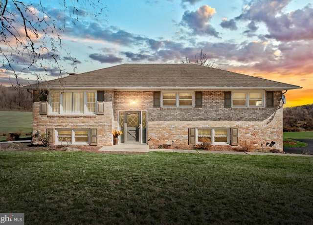 Property at 5 White Oak Rd, Red Lion, PA 17356, 4 beds, 2 baths