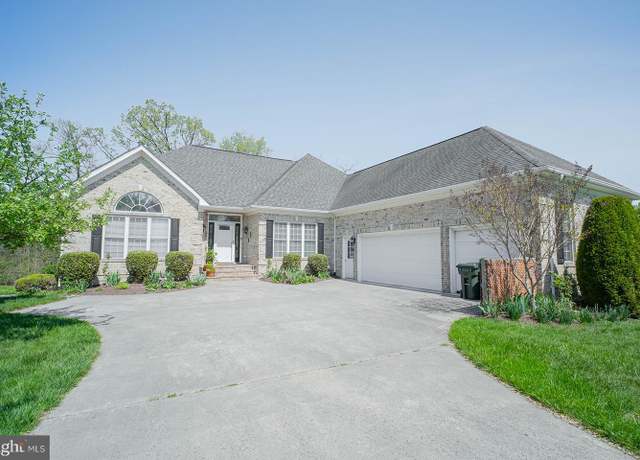 Property at 119 Killaney Ct, Winchester, VA 22602, 4 beds, 4.5 baths