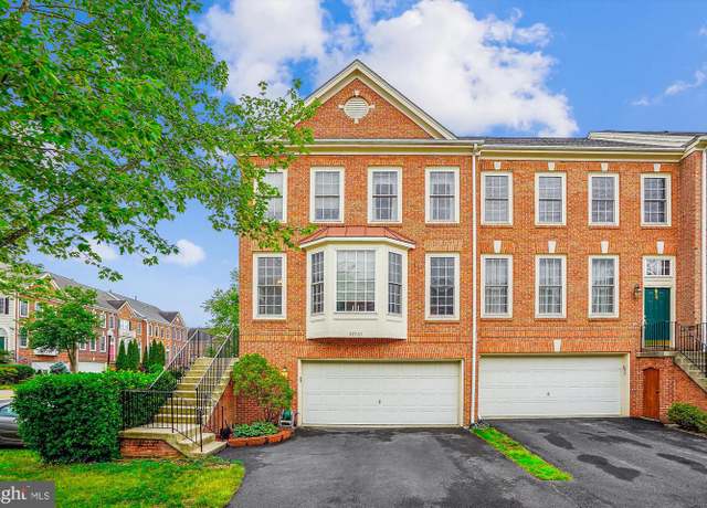 Property at 42701 Rolling Rock Sq, Chantilly, VA 20152, 3 beds, 2.5 baths