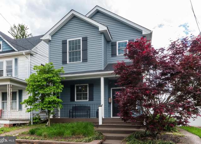 Property at 315 E Piccadilly St, Winchester, VA 22601, 3 beds, 2.5 baths