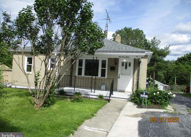 Property at 617 Albert St, Martinsburg, WV 25404, 3 beds, 1 bath