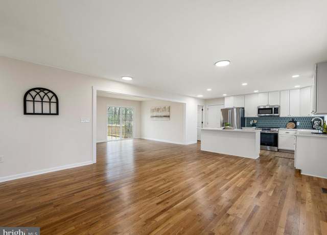 Property at 138 Old Sycamore Ln, Harpers Ferry, WV 25425, 4 beds, 3 baths