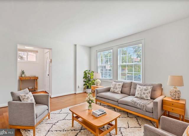 Property at 5520 Chillum Pl NE, Washington, DC 20011, 3 beds, 2.5 baths