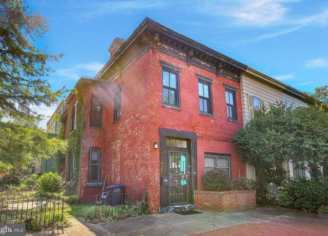 Property at 100 6th St SE, Washington, DC 20003, 5 beds, 3 baths