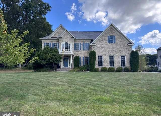 Property at 4884 Castlebridge Rd, Ellicott City, MD 21042, 4 beds, 4.5 baths