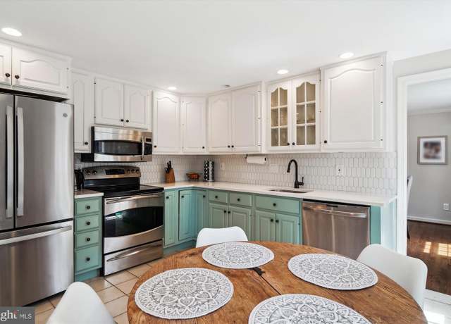 Property at 9536 Whetstone Dr, Montgomery Village, MD 20886, 4 beds, 2.5 baths