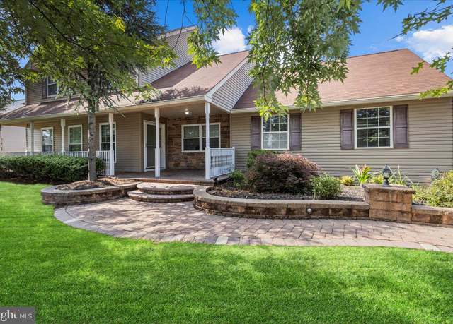 Property at 61 Olympia Ln, Sicklerville, NJ 08081, 3 beds, 2.5 baths