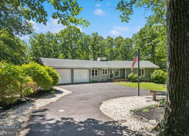 Property at 712 Ridge Rd, Telford, PA 18969, 4 beds, 2 baths
