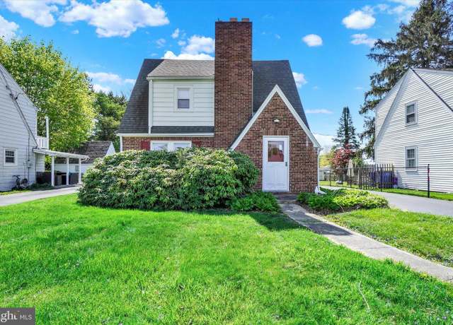 Property at 428 Edgehill Rd, York, PA 17403, 3 beds, 2 baths