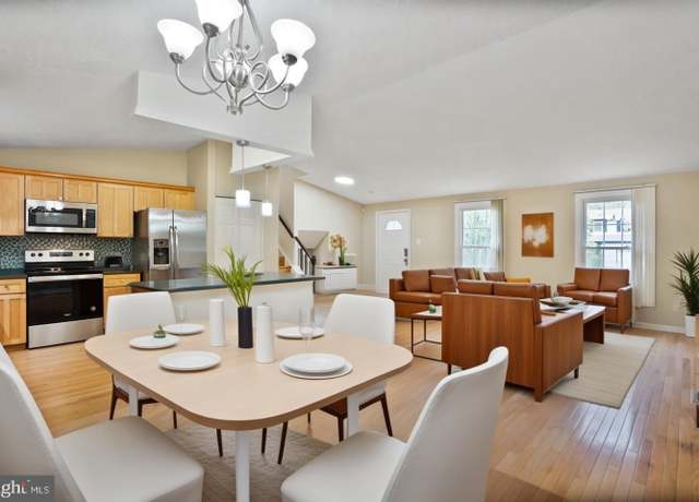Property at 3237 Bethel Church Dr, Woodbridge, VA 22192, 3 beds, 2 baths