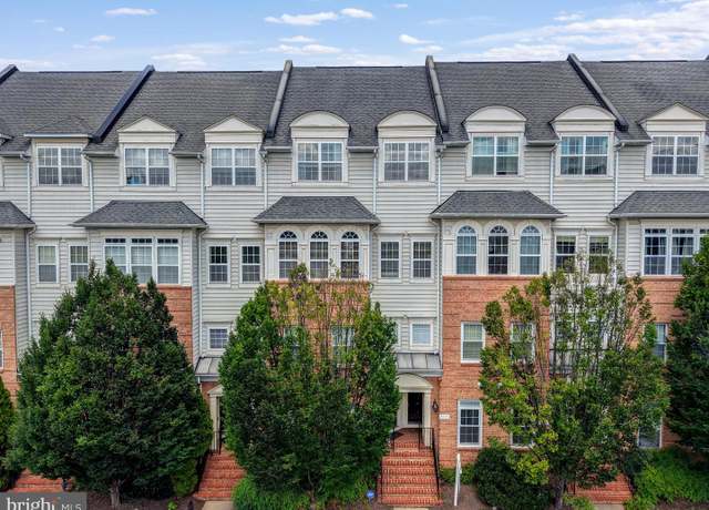 Property at 7119 Little Thames Dr, Gainesville, VA 20155, 3 beds, 2.5 baths