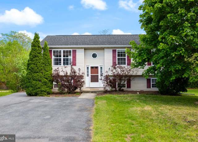 Property at 112 Arbutus Ln, Martinsburg, WV 25405, 4 beds, 2 baths