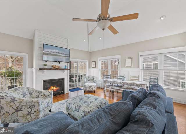 Property at 38024 Fenwick Shoals Blvd, Selbyville, DE 19975, 4 beds, 3.5 baths