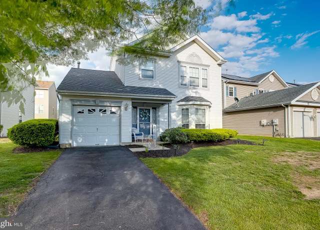 Property at 41 Arrowhead Dr, Burlington, NJ 08016, 3 beds, 2.5 baths
