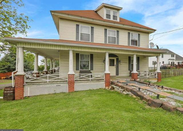 Property at 1134 Old Fritztown Rd, Reading, PA 19608, 5 beds, 2 baths