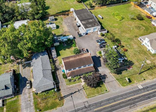 Property at 2321 Edgely Rd, Levittown, PA 19057, 4 beds, 2.5 baths