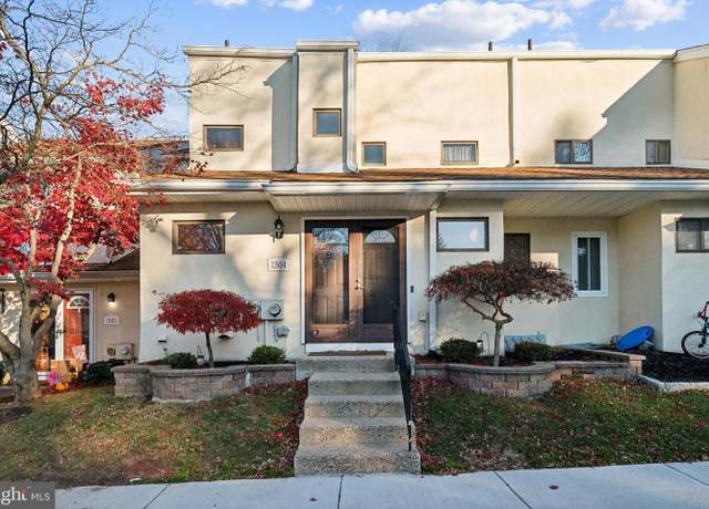 Property at 1304 Oak Cir, Lansdale, PA 19446, 2 beds, 2.5 baths