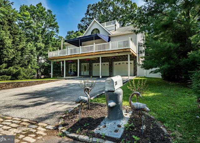 Property at 2-B River Rd, Philadelphia, PA 19128, 3 beds, 2.5 baths